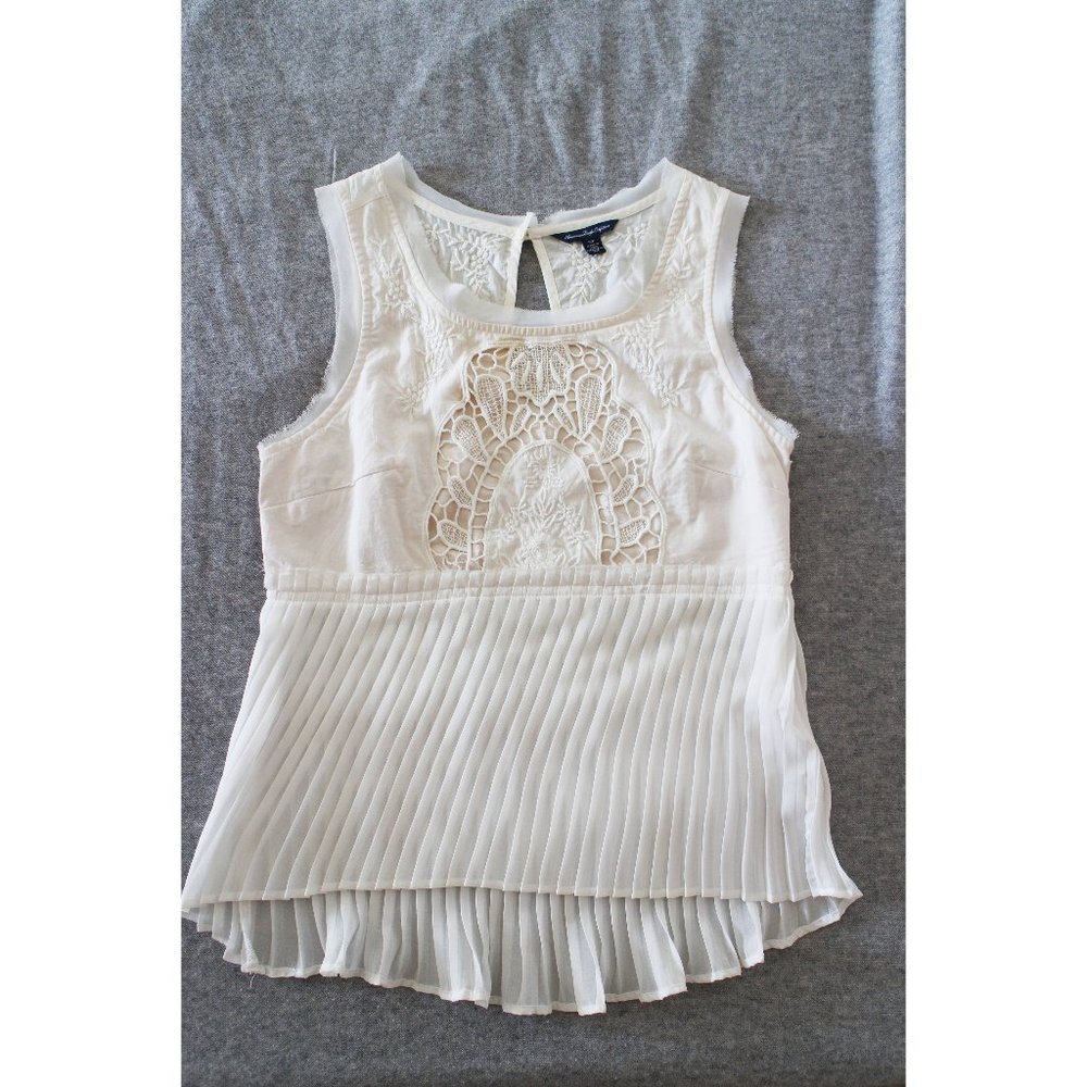 American Eagle Outfitters White Pleated Lace Sleeveless Top Size S/P